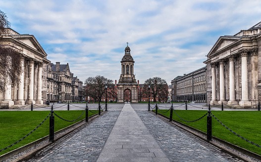 Programa dá bolsa e auxílio de 15 mil euros para pós-graduandos estudarem na Irlanda