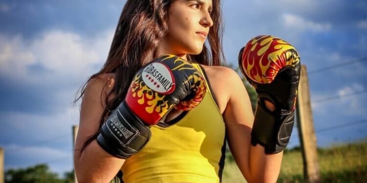 Companheira de treino de Amanda Ribas disputa mundial de MMA em Abu Dhabi