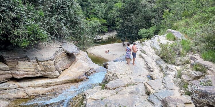 Dica de Passeio em Luminárias - Visita às ruínas da antiga Usina da Fumaça e Cachoeira do Mandembe 