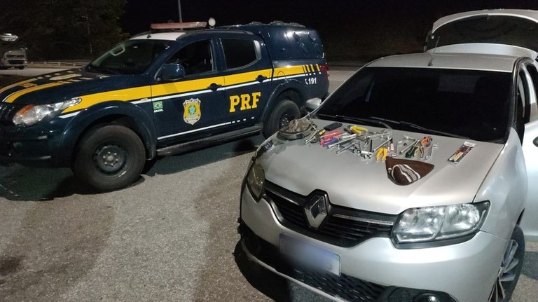 Quadrilha furtava módulos de caminhões na Fernão Dias