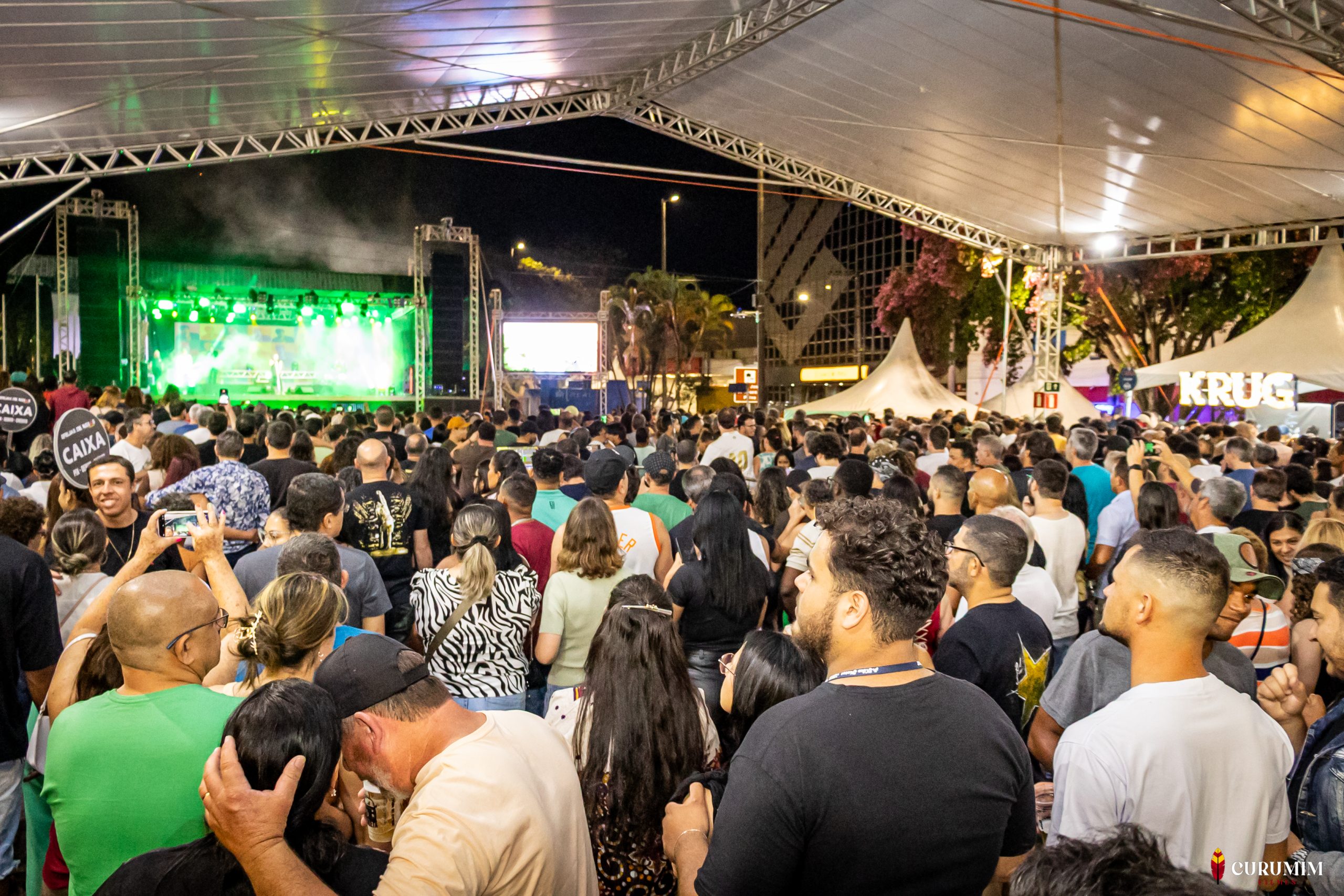 Varginha celebra 143 anos com show de Paulo Ricardo e grande público na Praça do ET