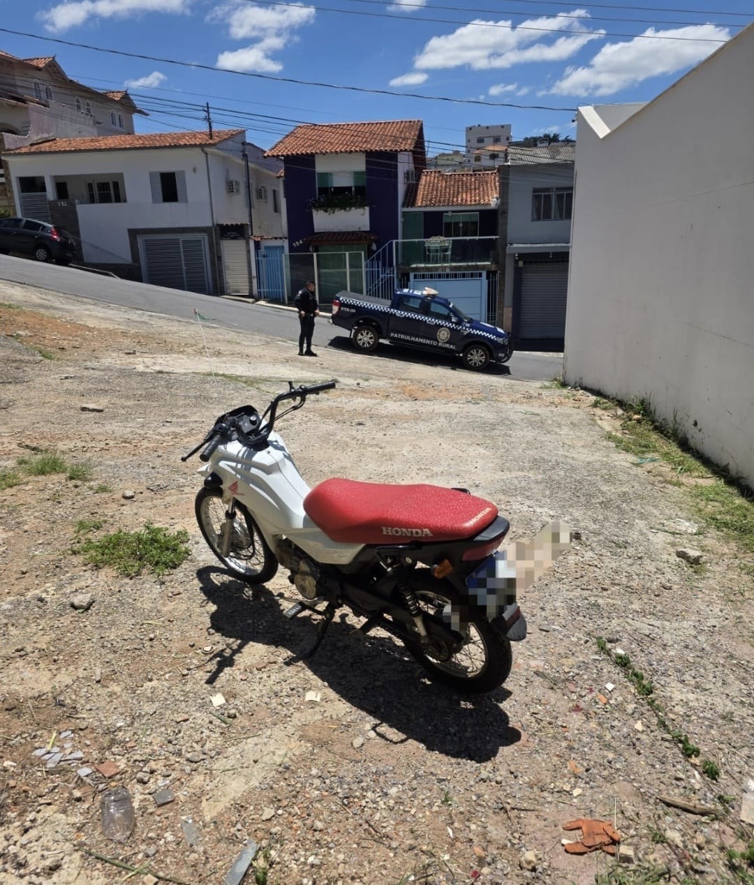 GCM-Varginha encontra moto furtada e abandonada