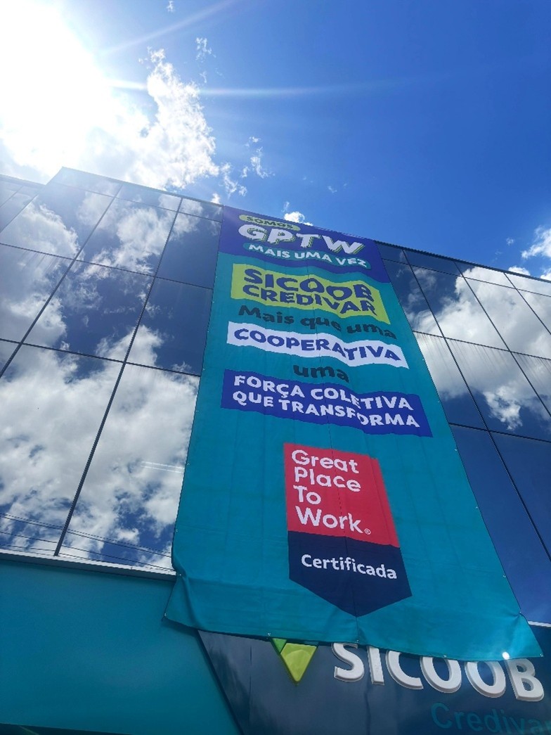 Sicoob Credivar recebe prêmio de melhor empresa para se trabalhar